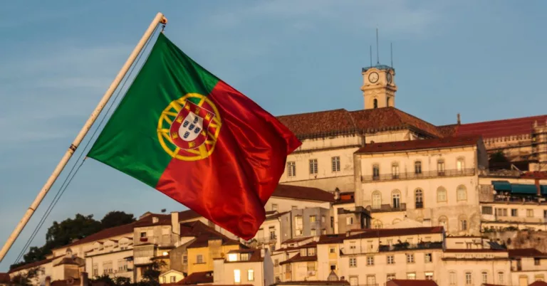 Brasileiros na mira Portugal comeca a notificar imigrantes para deixar o pais e clima de tensao aumenta